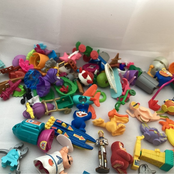 Kinder Ferrero surprise toys some complete and miscellaneous spare parts - Picture 5 of 9